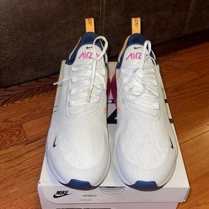 Nike Summer Women 270!